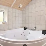 5 Star Holiday Home In Vestervig *