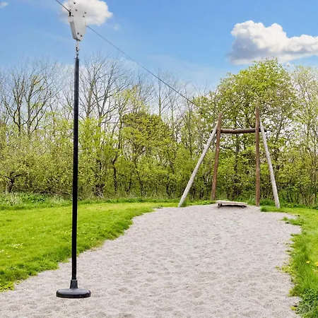 6 Person In Vestervig-by Traum