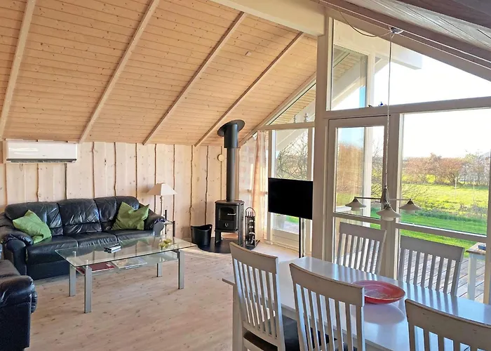 6 Person In Vestervig-by Traum *